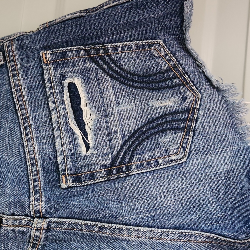 Hollister, Shorts, Sz w25, 3 Front Pockets and 2 Back Pockets. - Picture 7 of 11
